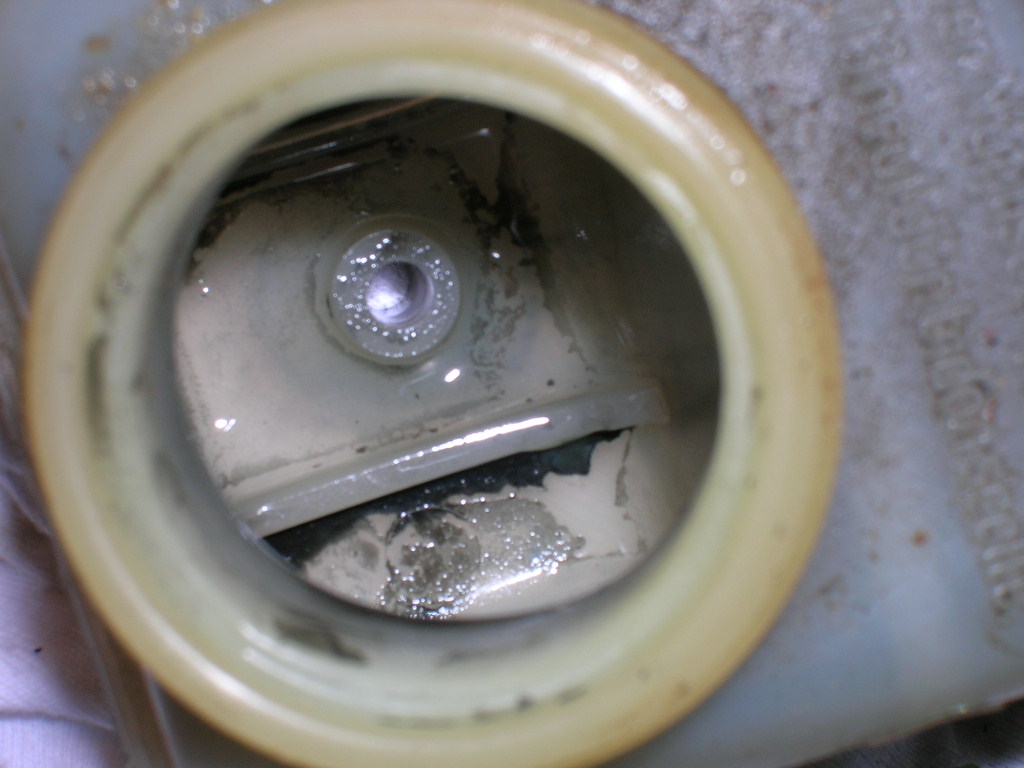Schmunz im Ausgleichsbehälter vom Hauptbremszylinder - Sciroccoforum