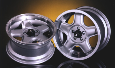 Modern-Line-15Zoll.jpg (914.52 KiB) 4919 mal betrachtet Schmidt